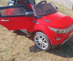 Children's car on batteries