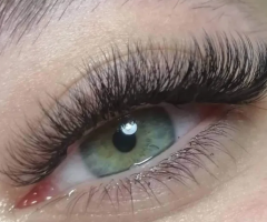 Permanent makeup of eyebrows and lips