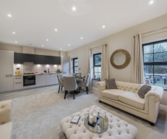 KNIGHTSWOOD MANSION, Shootersway Lane, Berkhamsted