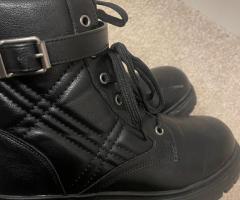 Children’s boots for free size 33