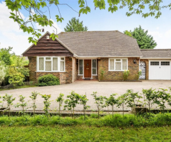 3 bedroom detached bungalow Park Rise, Northchurch, Berkhamsted