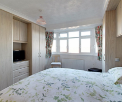3 bed detached house for sale Finch Road, Berkhamsted - 9