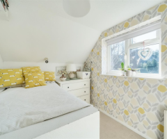 Priory Gardens, Berkhamsted - 10