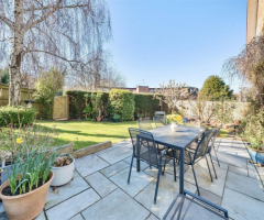 Priory Gardens, Berkhamsted - 13