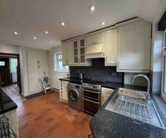 Wonderful 5 bedroomed detached family home BUSHEY, Bournehall Avenue