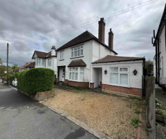 Wonderful 5 bedroomed detached family home BUSHEY, Bournehall Avenue
