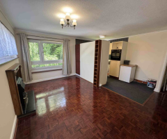 SPACIOUS ONE BED FLAT CARPENDERS PARK, By the Wood, Cholesbury