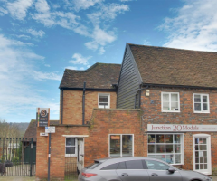 2 bed flat for sale High Street, Kings Langley