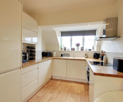 2 bed flat for sale High Street, Kings Langley
