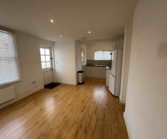 BUSHEY, Highfield Road  studio