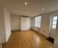 BUSHEY, Highfield Road  studio
