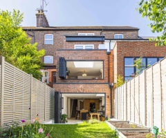 A stunning newly renovated 3 bedroom, 4 Storey Victorian Townhouse , Architect -Designed - 20