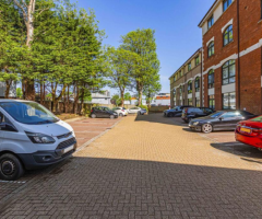 Walking distance to train station Kensington House, HH - 6