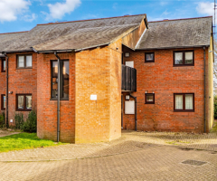 One-Bedroom Ground Floor Maisonette – Parking – Available Now
