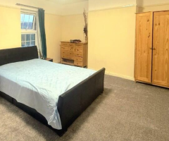 3 bedroom  The Parade, High Street, Watford