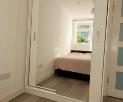 Modern 1-Bedroom Flat 8 Mins to Station - 6