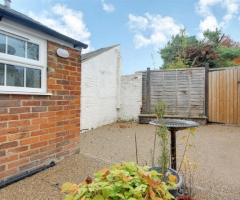 Tring Road, Wilstone